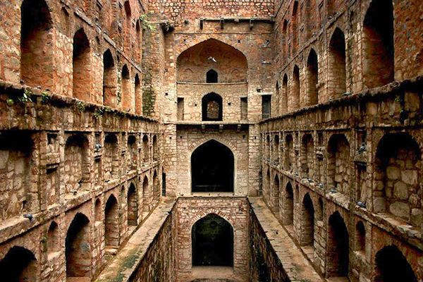 王后階梯井建於公元800年至900年之間 (圖片來源／Agrasen ki baoli)