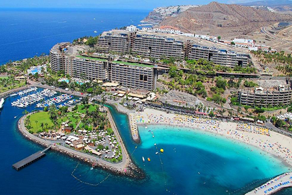 西班牙 - Anfi del Mar Resort飯店，位在大加納利群島上，可以享受陽光、沙灘與海洋的絕美景點 (圖片來源／Anfi del Mar Resort)
