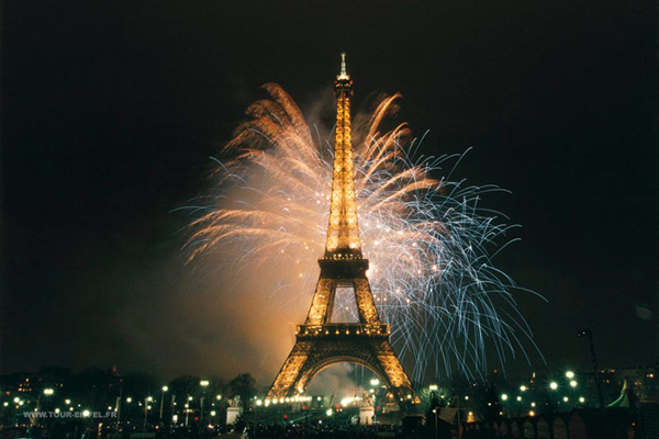 艾菲爾鐵塔高320公尺，曾是全球最高的建築物。(圖片來源／Tour Eiffel)