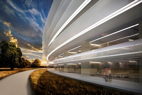 Apple Park主要的建築物為一直徑460米的環狀玻璃大樓 (圖片來源／Apple)