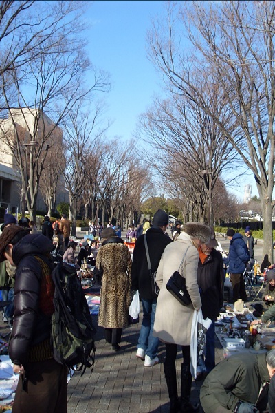 大江戶古董市是日本規模最大的古董市集 (圖片來源／大江戶古董市)