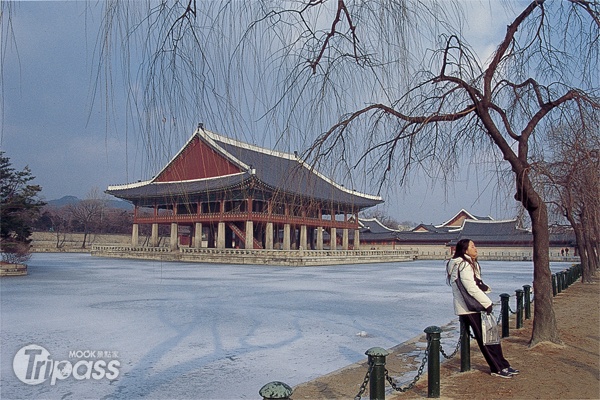 景福宮是韓國首爾知名景點，是朝鮮王朝始祖李成桂建設的正宮。(圖片／MOOK)