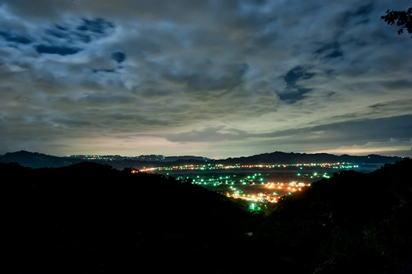 Vilavilla魔法莊園可看見百萬琉璃夜景 (圖片來源／Vilavilla魔法莊園-夢奇地精品民宿)