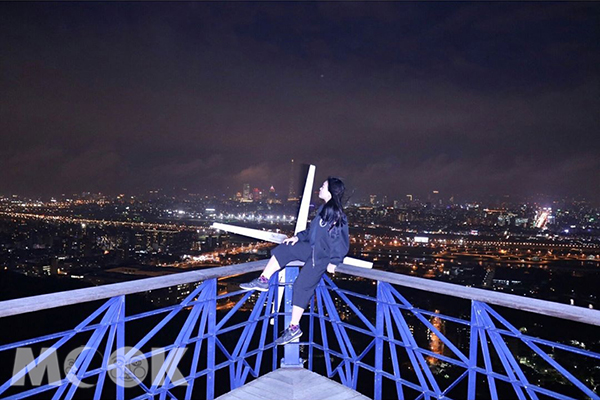 老地方觀機平台迷人夜景 (圖片提供／IG：pei_qing77)