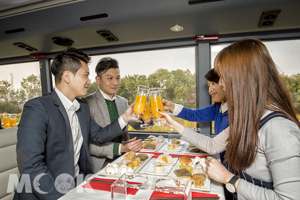 水晶巴士是深入了解香港的文化、美食和景點新選擇。(圖片來源/水晶巴士)