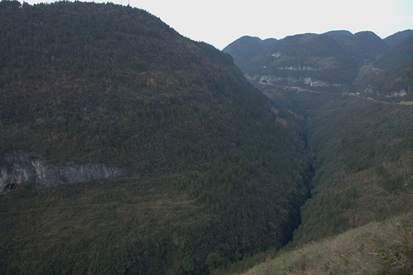 天井峽地縫與小寨天坑皆在小寨鄉的天坑地縫景區內 (圖片來源／Wikipedia)