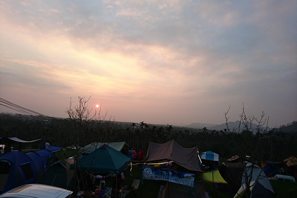 草地翻滾Ｘ雲海翻騰  親子旅遊露營強推