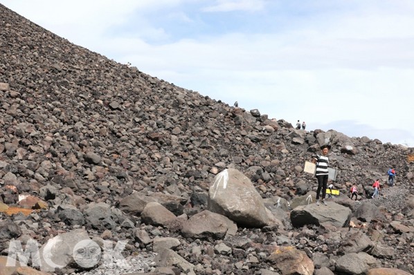 通往塞羅內格羅(Cerro Negro)火山滑板的路程(圖片提供／Vidol)