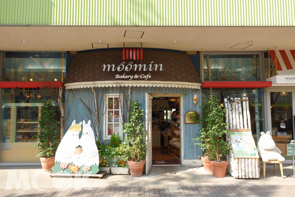 日本Moomin Cafe 東京巨蛋LaQua店店外設計。(圖片提供/Moomin café 嚕嚕米主題餐廳)