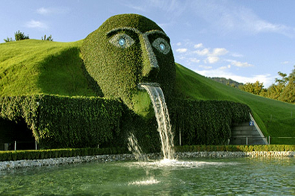 奧地利因斯布魯克的施華洛世奇臉噴泉 (圖片來源／Munich City Tourist Service)