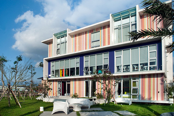 宜蘭的La Palette有宛如調色盤般的建築外觀 (圖片來源／La Palette調色盤築夢會館)