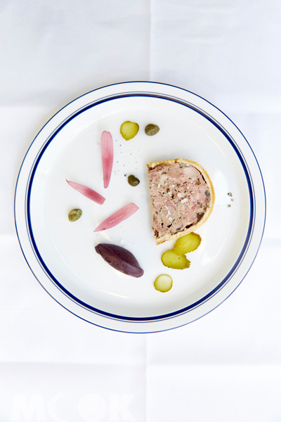 盛世公主號「La-Mer雷諾的法式餐廳」法式老奶奶肉凍派。(圖片提供/公主遊輪)