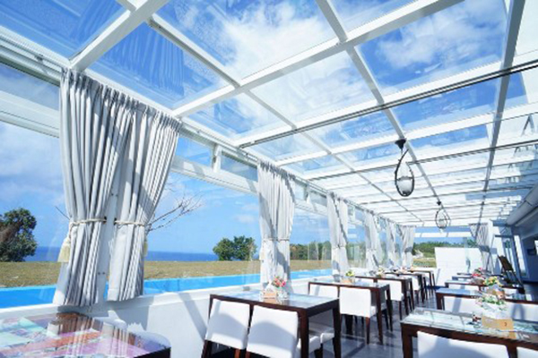 海境渡假民宿玻璃屋餐廳 (圖片來源／海境渡假民宿)