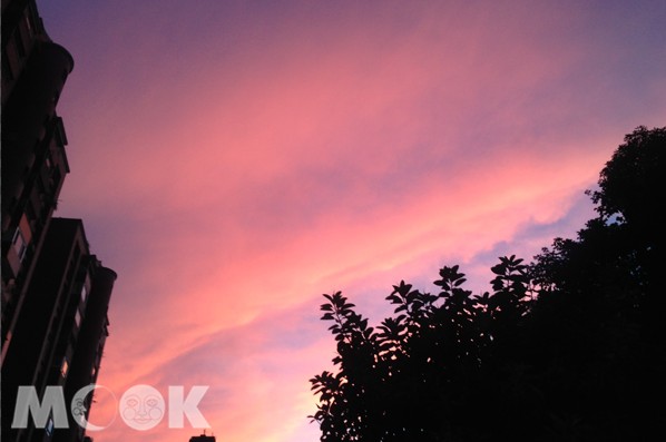 今夏氣溫破36度  午後大氣不穩定傍晚天空多美景