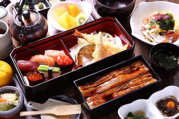 《日本橋玉井》的「季節小懐石料理」每餐限定10分，令人食指大動（圖／玉井日本橋）