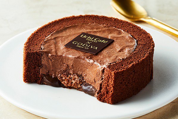 今年6月一推出大受歡迎的GODIVA巧克力蛋糕捲。 (圖 / Lawson)