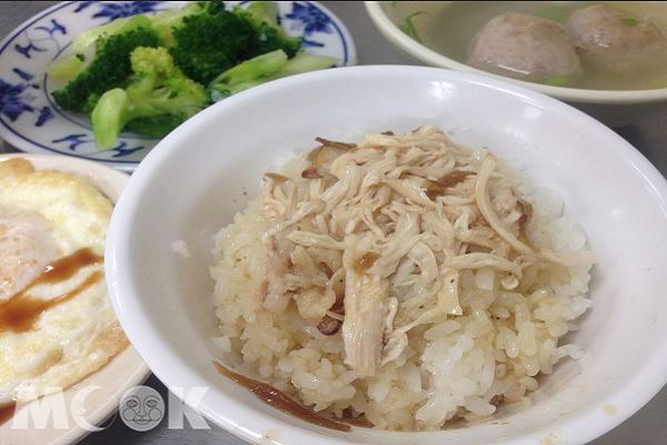 嘉義火雞肉飯是大家懷舊又古早的美味小吃之一（圖／MOOK景點家張盈盈）