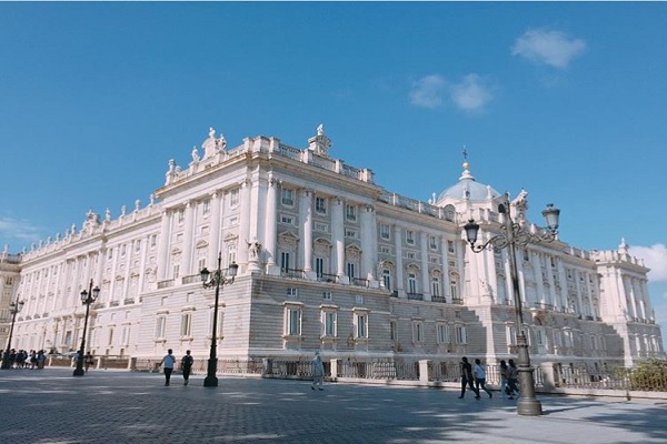 馬德里王宮為歐洲第三大王宮（圖／anaviajoaespana88）