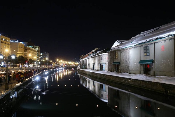 小樽的運河會場是最吸引人最熱鬧的主場（圖／小樽雪あかりの路）