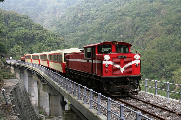 台鐵局開放「森鐵深旅行」郵輪式列車旅程（圖／台灣鐵路管理局）