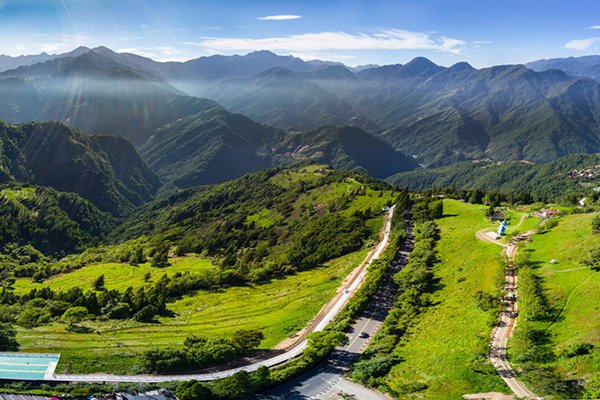 清境農場高空觀景步道，全台首座無障礙高山空中步道 (圖／南投縣政府)