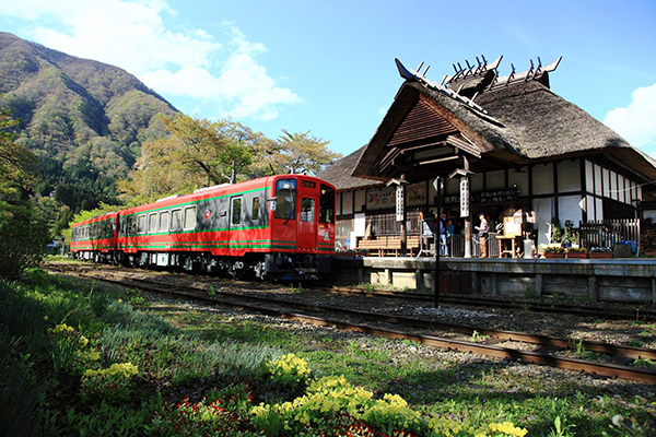 縮小版合掌村鐵道名所  日本唯一茅葺屋車站