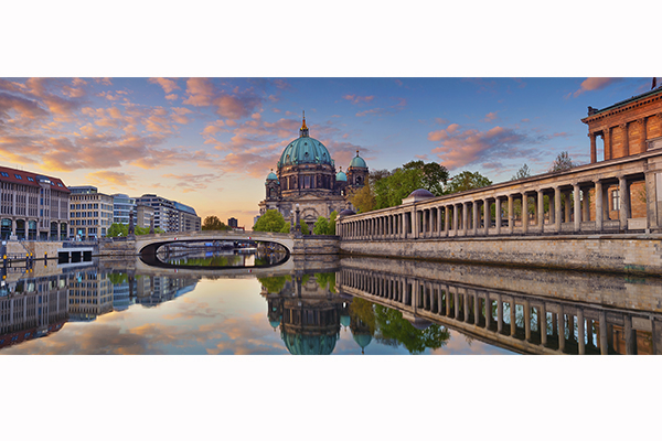 柏林施普雷河:位於河岸旁的博物館島與柏林大教堂 (圖片提供／上選旅遊)