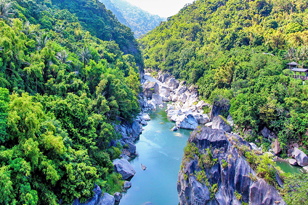 阿凡達奇景台灣也有  台東溪谷秘境俯瞰山海