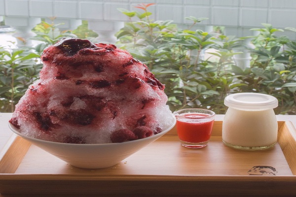 酸酸甜甜刨冰最適合夏天了! (圖 / 小日冰菓店)