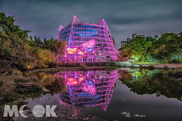 玻璃建築夢幻閃耀  台中七大夜景聖地