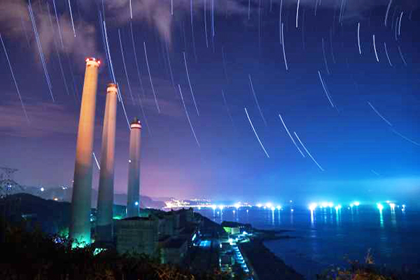 大煙囪搭配壯闊海景  基隆荷蘭城絕美秘境