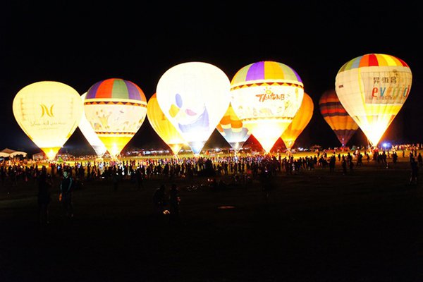 熱氣球光雕音樂會 (圖／交通部觀光局)
