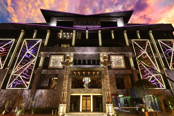 紫禁城為台中十分知名的汽車旅館。(圖／紫禁城)