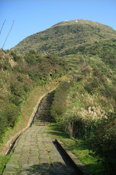 基隆山步道爬不完的階梯步道是他最大的特色　(圖／新北市政府)