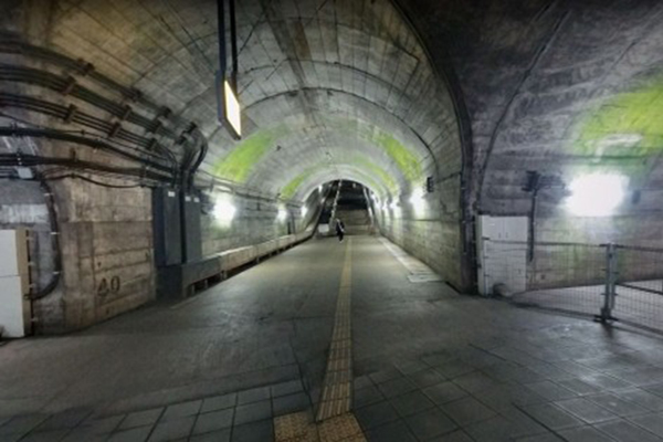 土合站地下月台深約70公尺 (圖／Google街景)