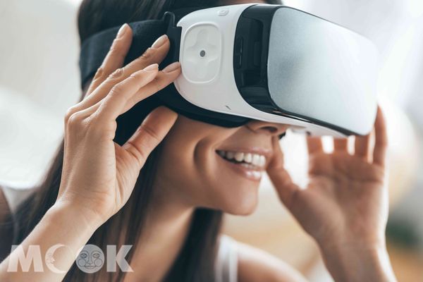近六成五（64%）的旅客希望可以透過虛擬實境VR的預覽功能 (圖片提供／Booking.com)