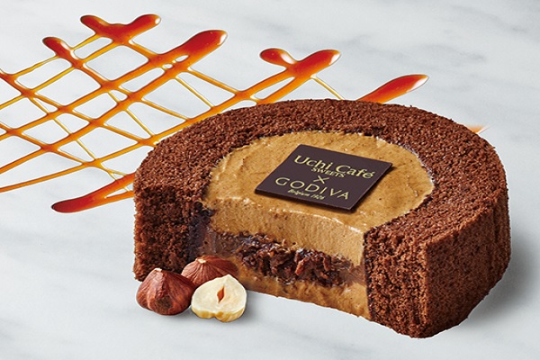 日本超商LAWSON和GODIVA合作推出最新焦糖巧克力蛋糕捲（圖／LAWSON）