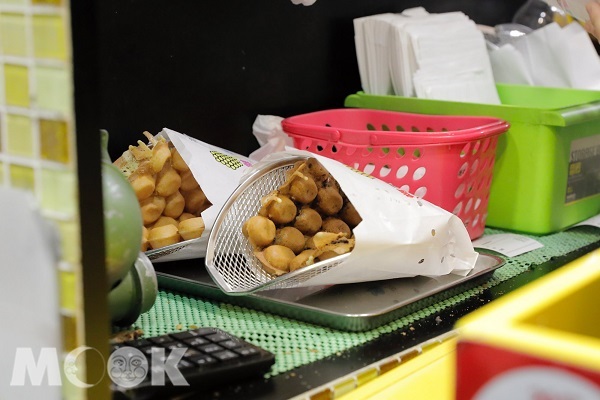 雞蛋仔是香港當地最知名的小吃美食（圖片提供／TripAdvisor）