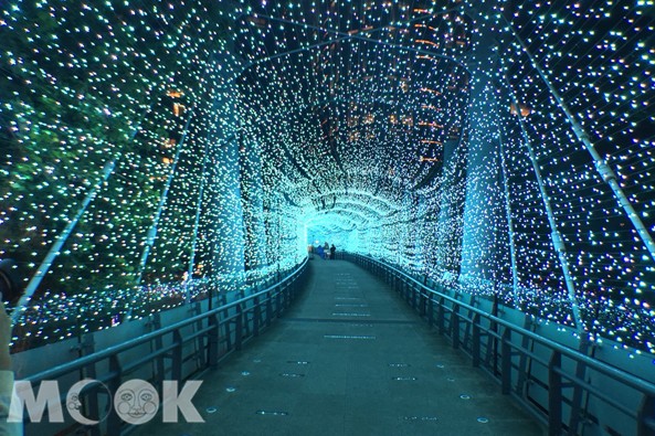 藍色時光隧道的美景，是網路上人氣的IG分享景點