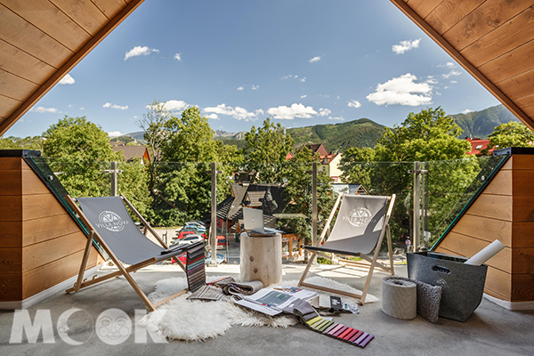 有著美麗山景的扎科帕內「Villa Nova」座落於阿爾卑斯山區，鄰近各式餐廳與商店提供高度生活機能性 (圖片提供／Booking.com)