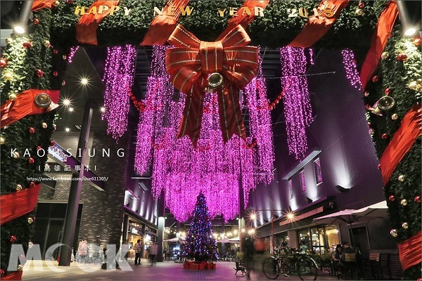 MLD台鋁商場利用燈光的效果布置唯美浪漫的聖誕場景成為今年打卡熱拍的必遊地點（圖片提供／高雄記事本）