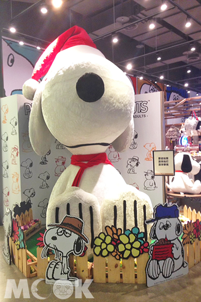 台南新光三越新天地巨大SNOOPY (圖片提供／Rhoda)