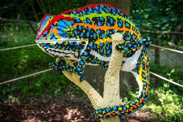 自然系樂高積木巨型動物雕塑。（圖／Sean Kenney: Nature Connects大動物奇積特展）