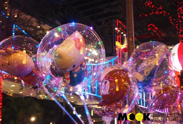 LED波波球也有內部放有造型氣球的款式。(攝影／MOOK景點家街拍組)