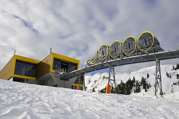 360度雪山壯景盡收眼底  世界最陡高山纜車