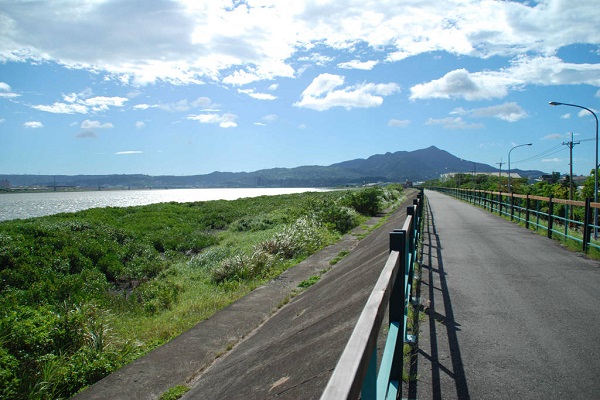 在社子島的自行車步道上騎車環島還能欣賞水岸風光（圖／台北市政府觀光傳播局）