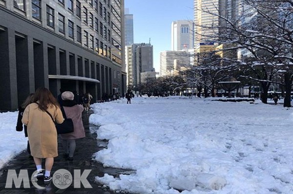 日本關東大雪航班延誤  草津白根山噴火滑雪場雪崩