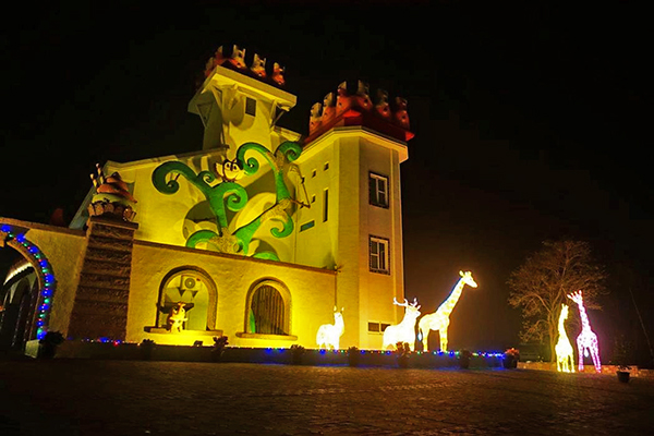 超萌動物花燈長頸鹿與梅花鹿進駐中埔遊客中心 (圖／西拉雅國家風景區管理處，以下同)