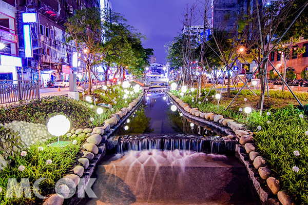 水岸燈海造景吸睛必拍  綠川廊道新景點