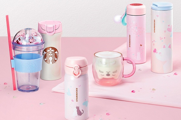 韓國星巴克在情人節檔期推出超萌粉嫩貓咪系列杯款，每款都讓人大呼迷人可愛（圖／韓國星巴克）